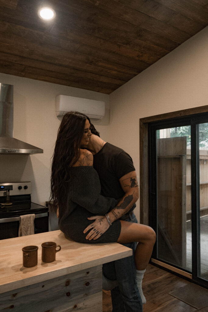 A Couple Wildly in Love: PNW Woods