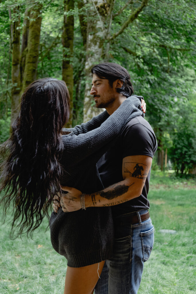 A Couple Wildly in Love: PNW Woods
