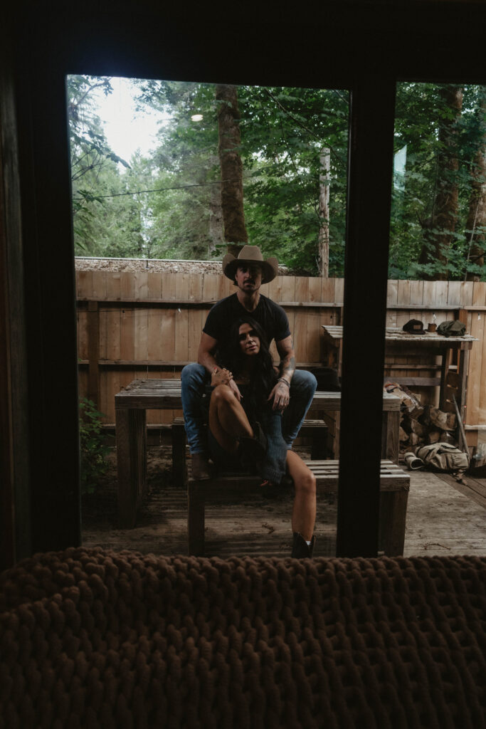 A Couple Wildly in Love: PNW Woods